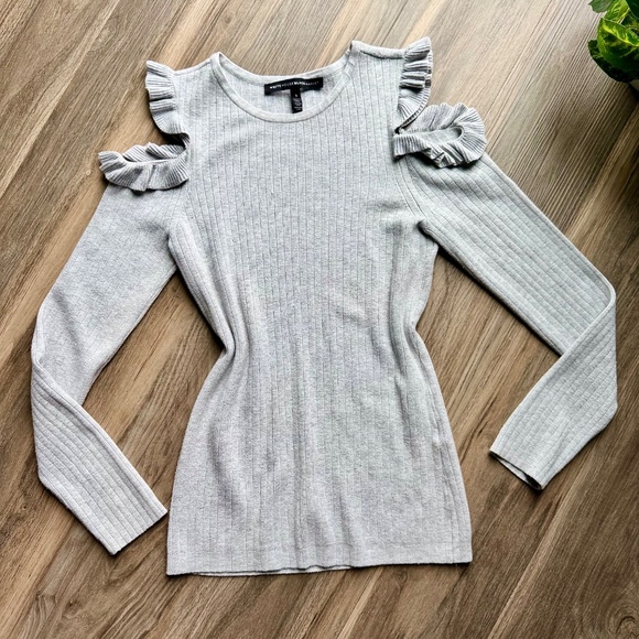 White House Black Market Gray Ruffle Cold Shoulder Ribbed Knit Top | Size S - Picture 2 of 9